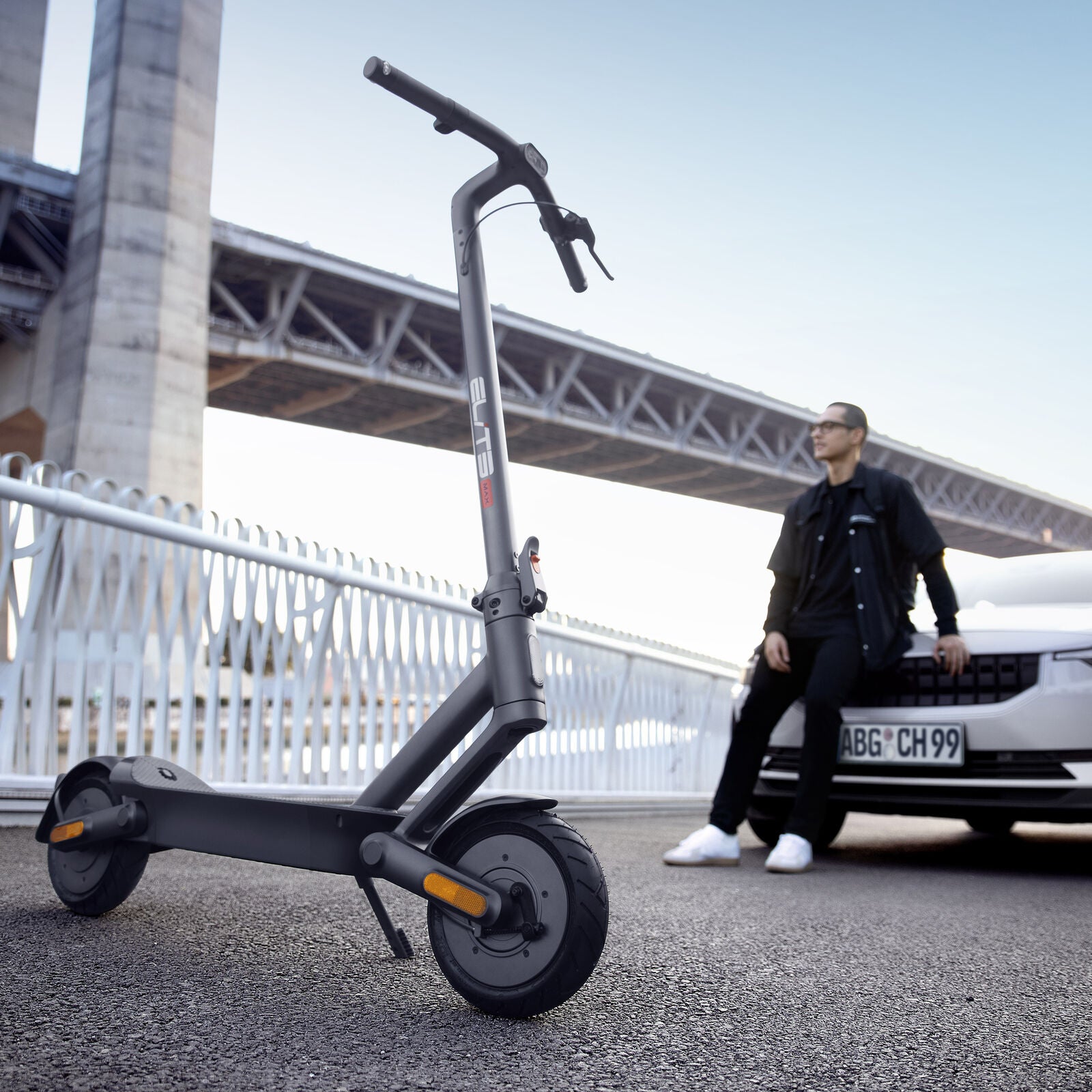 Yadea Elite Max Kickscooter 20 km/t Kickscooter Grey
