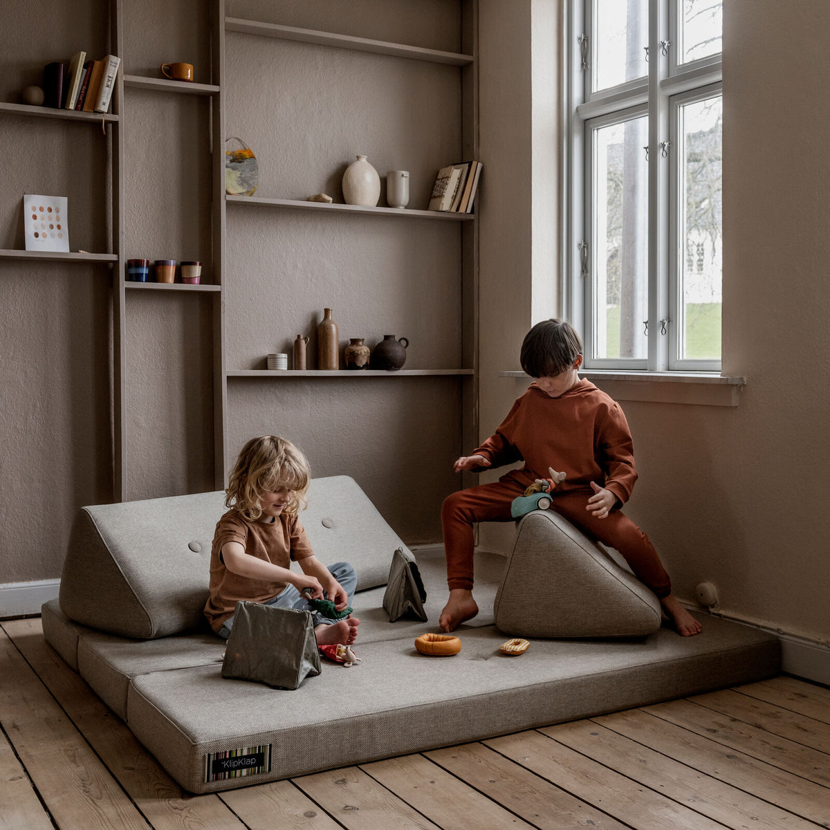 by KlipKlap Klappmatratze 180 cm Sand – Sofa, Spielen & Bett